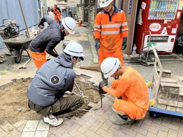 埋設物の手作業露出
